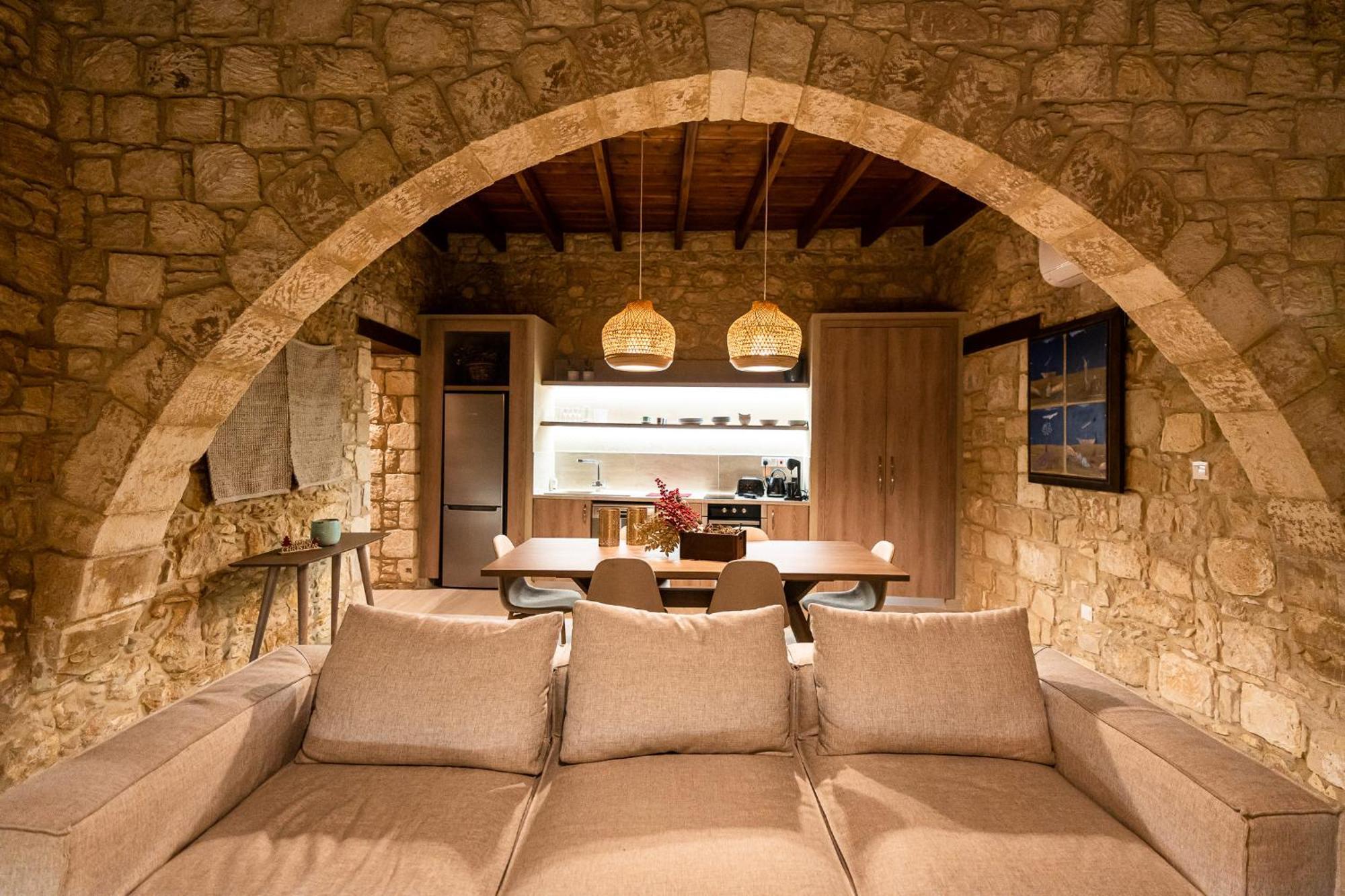 Harma Traditional Boutique Suites Paphos Room photo