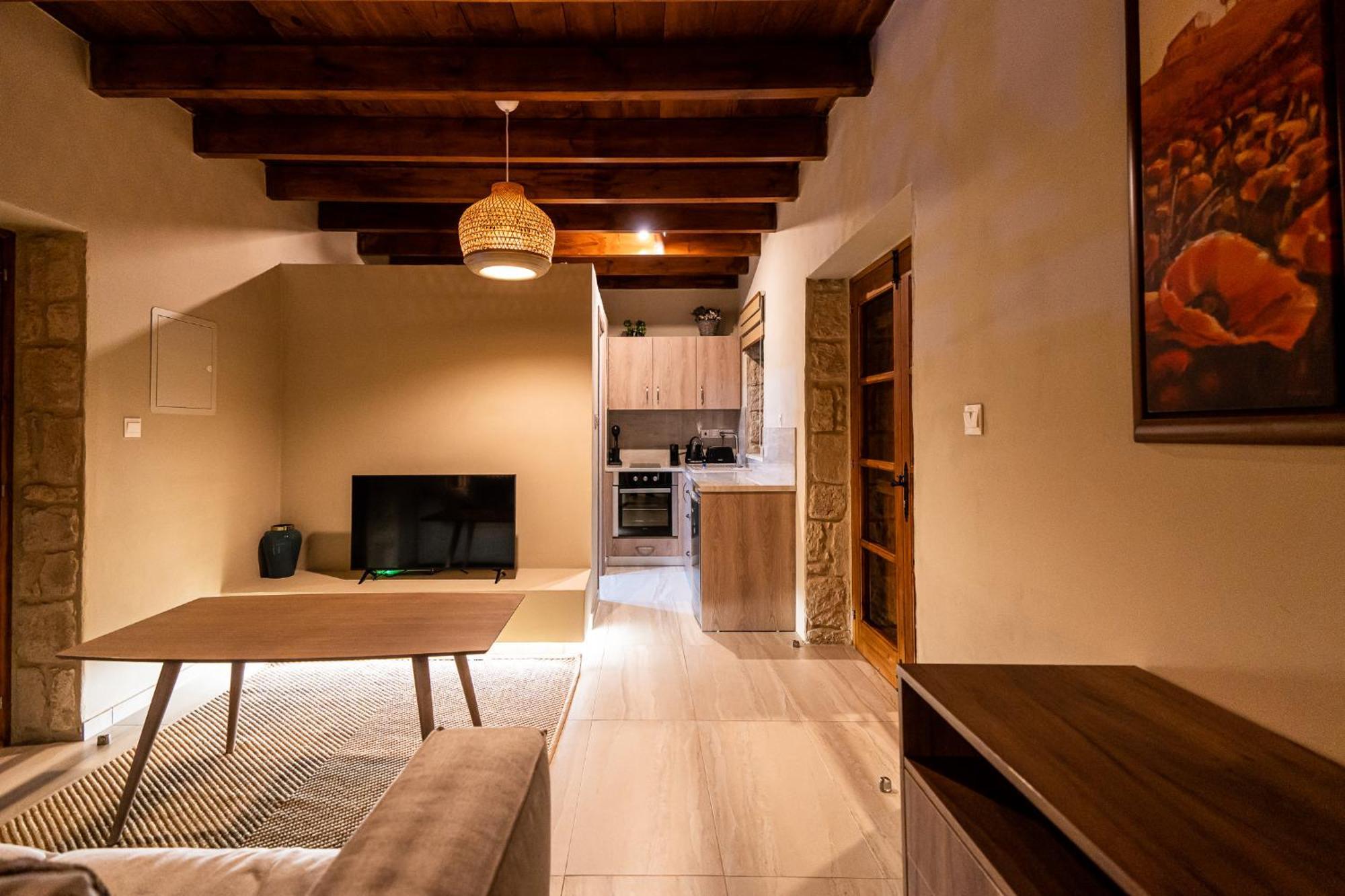 Harma Traditional Boutique Suites Paphos Room photo